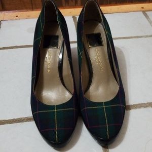 Like new! The perfect Christmas heel!